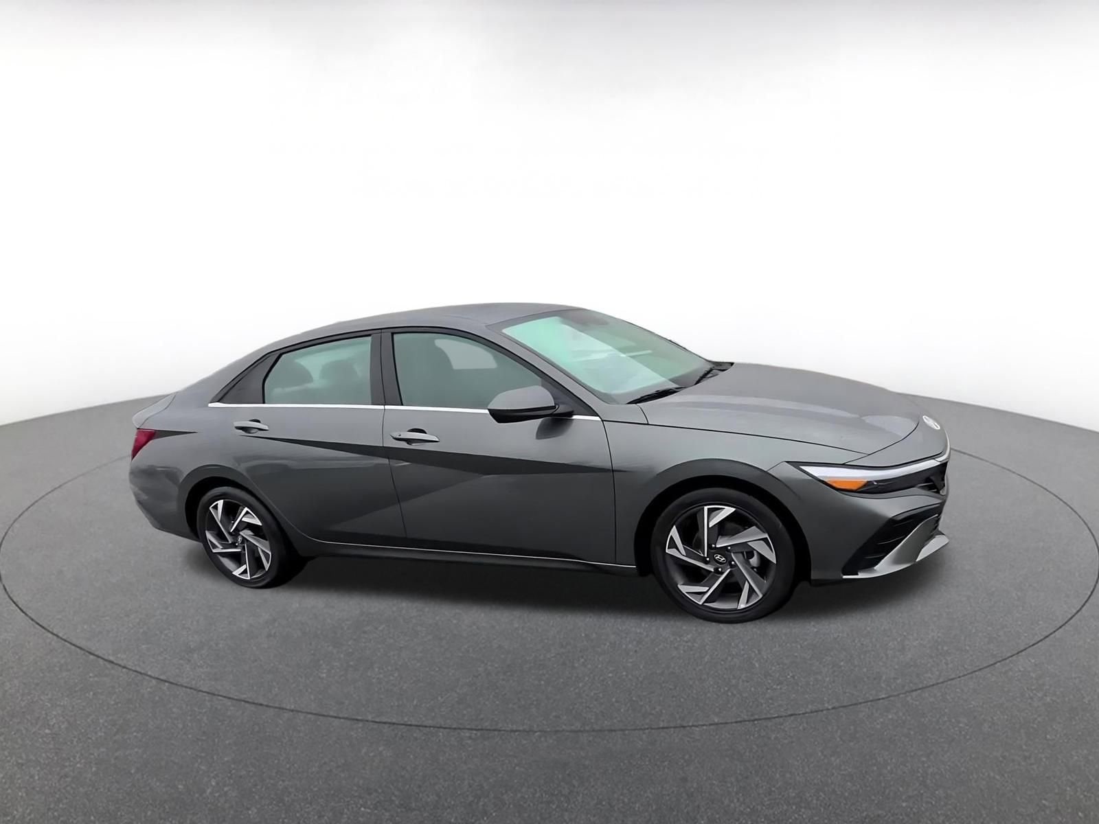 Thumbnail: 2025 Hyundai Elantra - 2