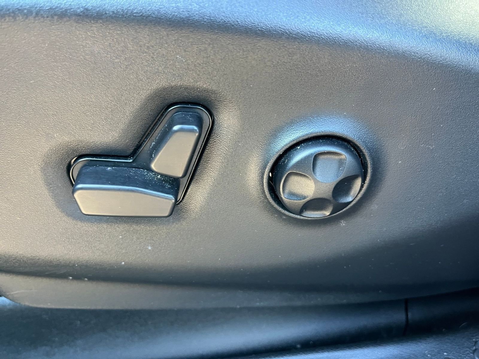 Thumbnail: 2025 Chrysler Pacifica - 23