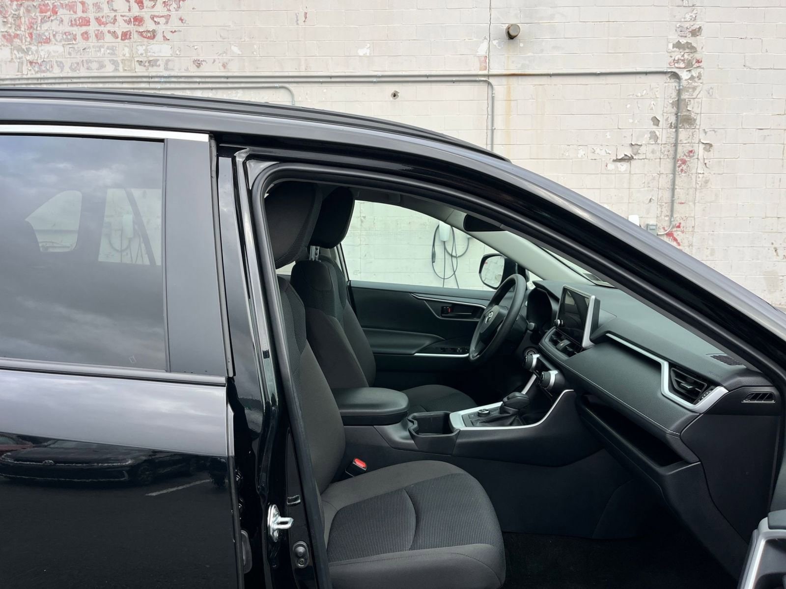 Thumbnail: 2025 Toyota RAV4 - 25