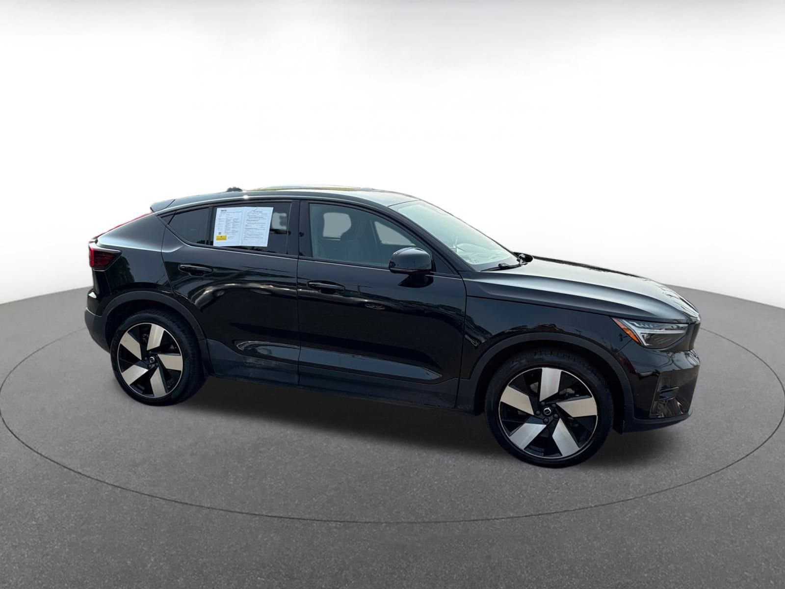 Thumbnail: 2023 Volvo C40 - 1
