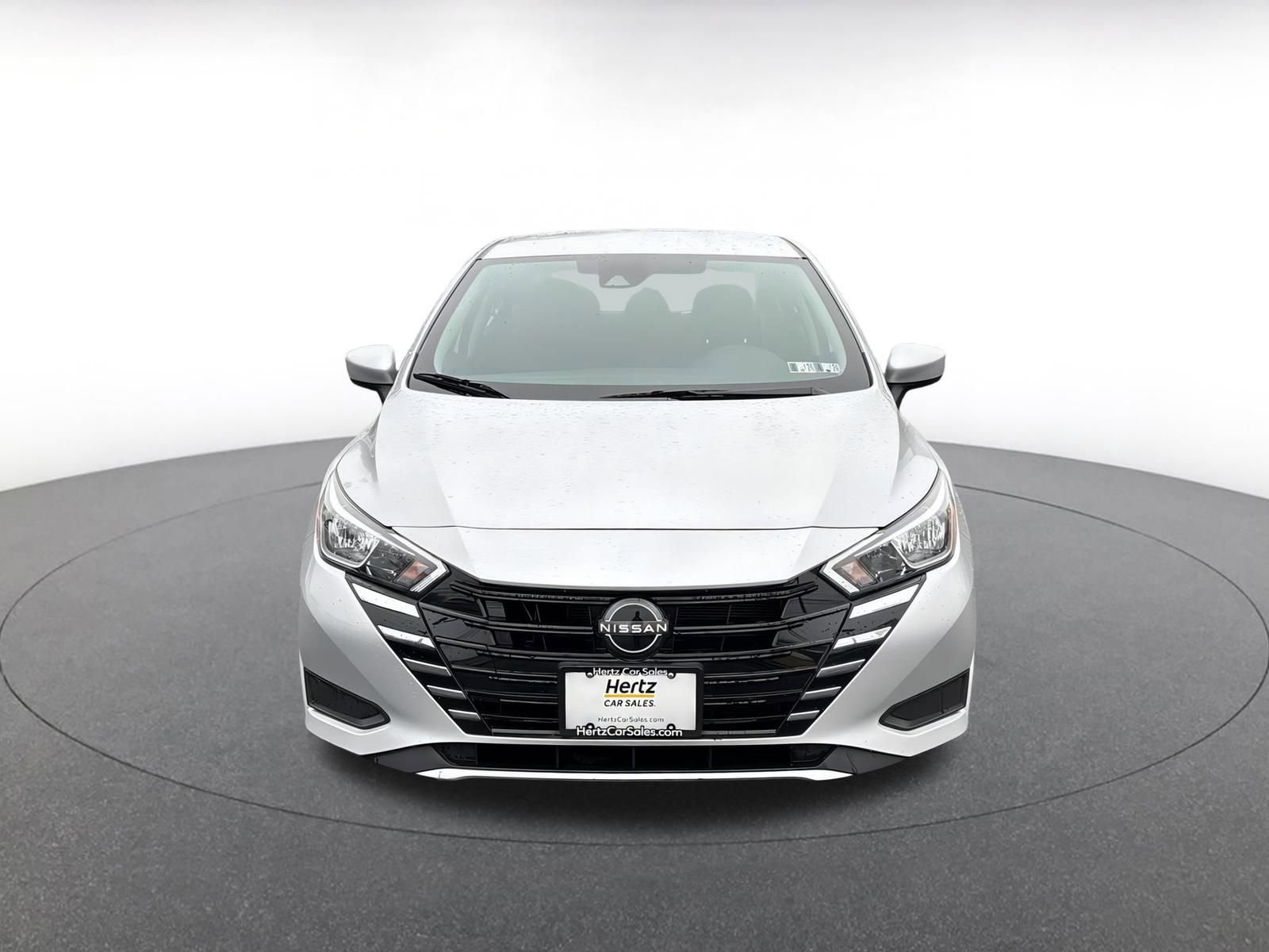 2023 Nissan Versa 1.6 SV 2