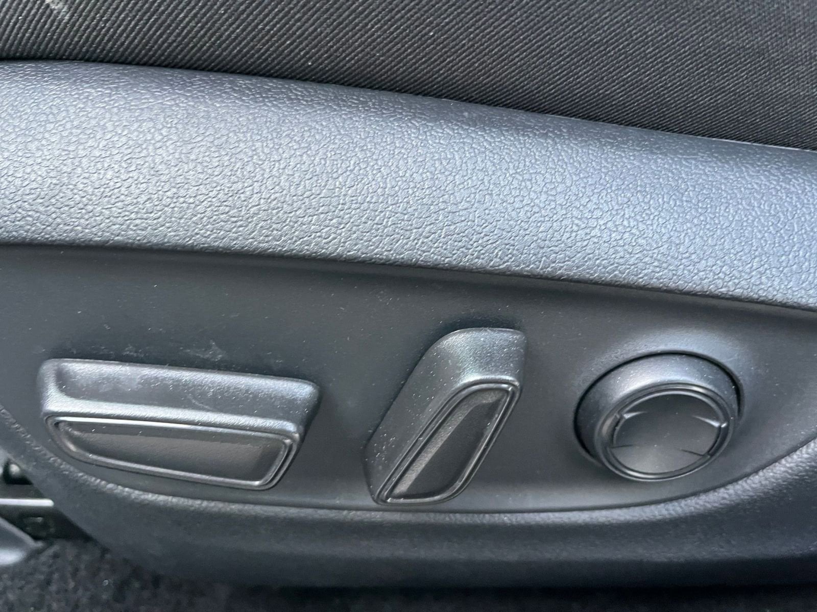 Thumbnail: 2025 Toyota RAV4 - 23