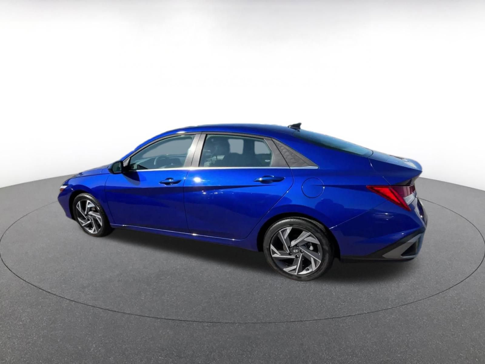 Thumbnail: 2025 Hyundai Elantra - 10