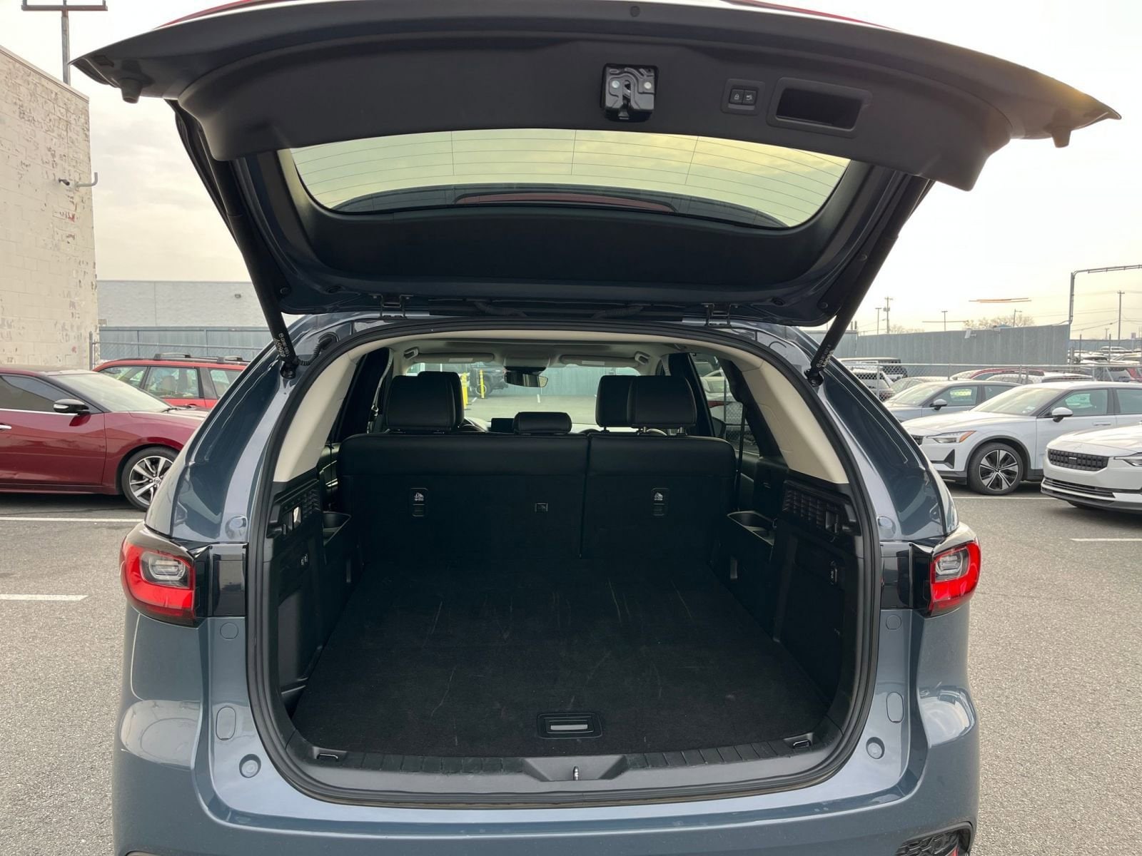 Thumbnail: 2025 Mazda CX-70 - 31