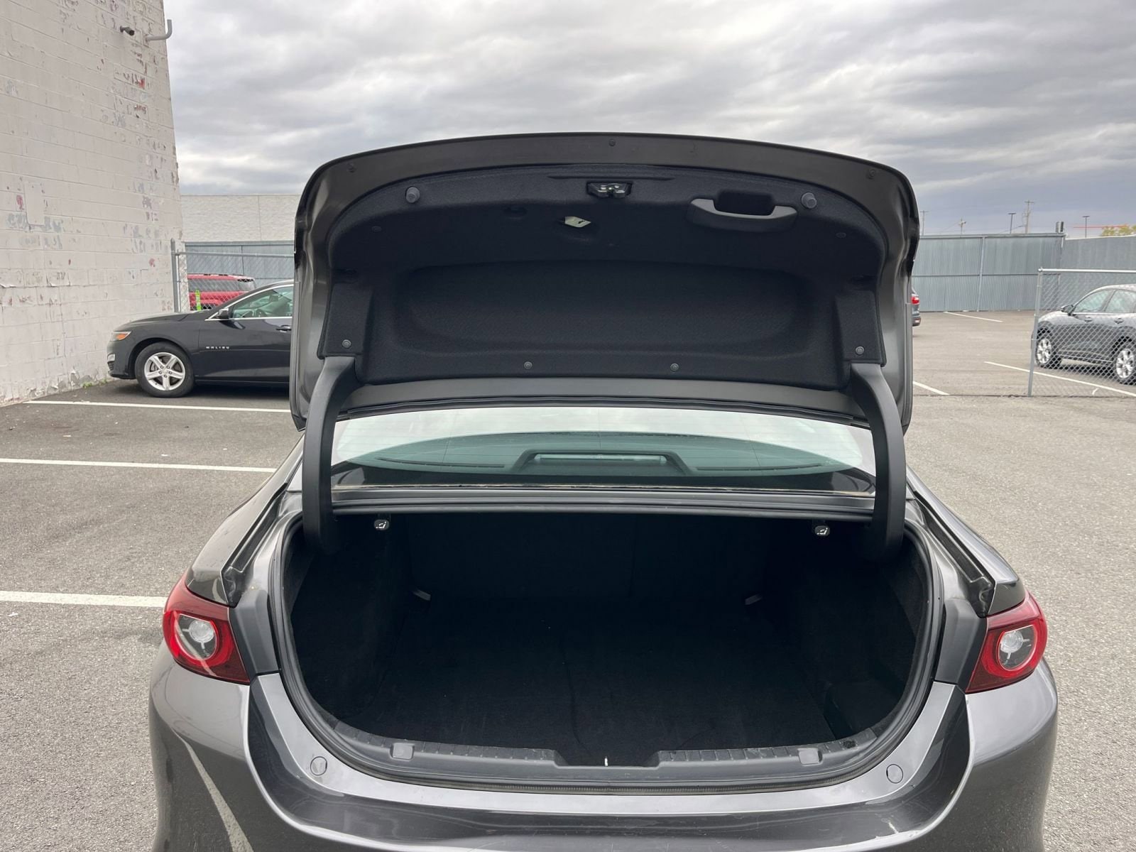 Thumbnail: 2025 Mazda Mazda3 - 31