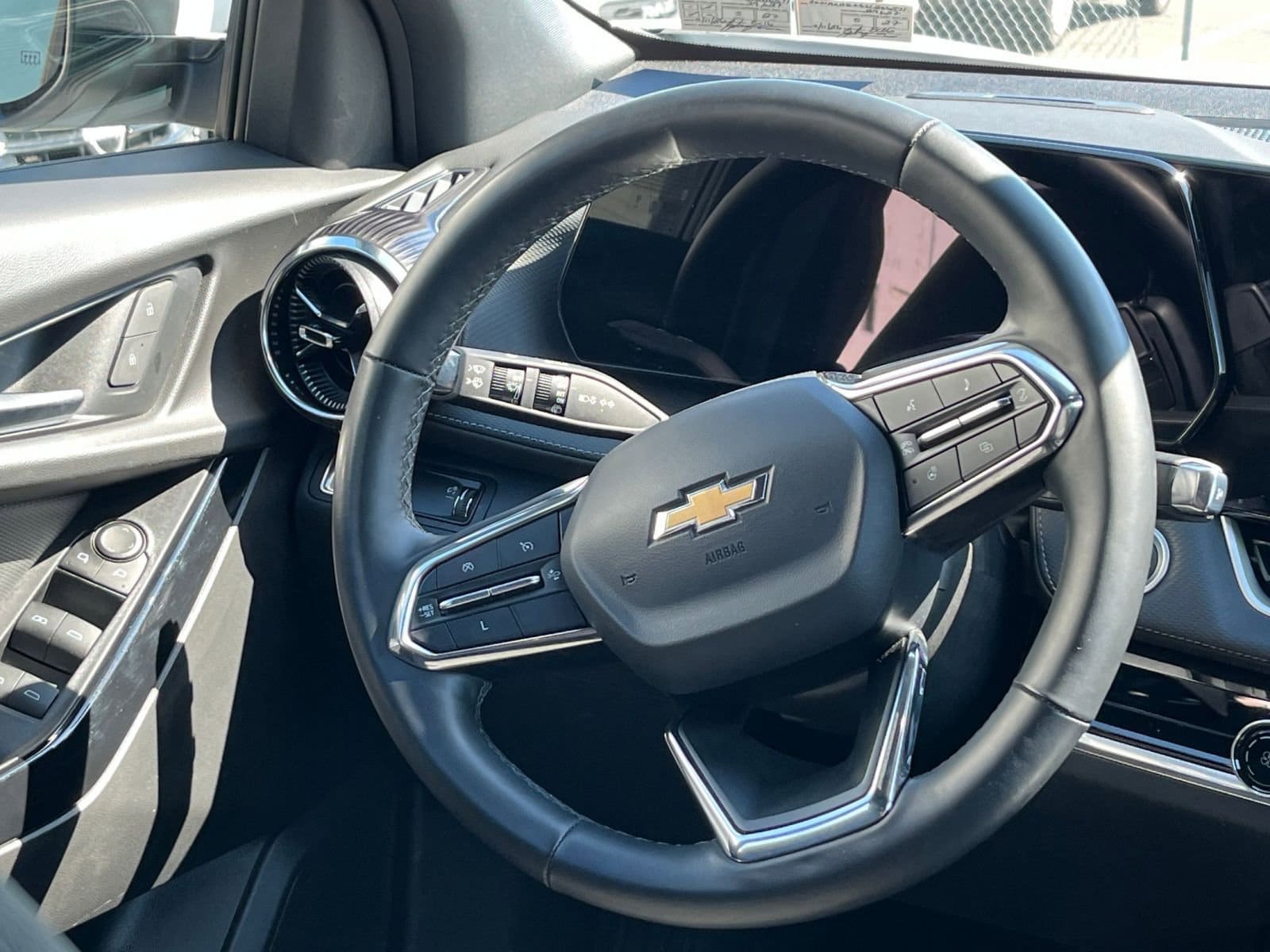 Thumbnail: 2025 Chevrolet Equinox - 28