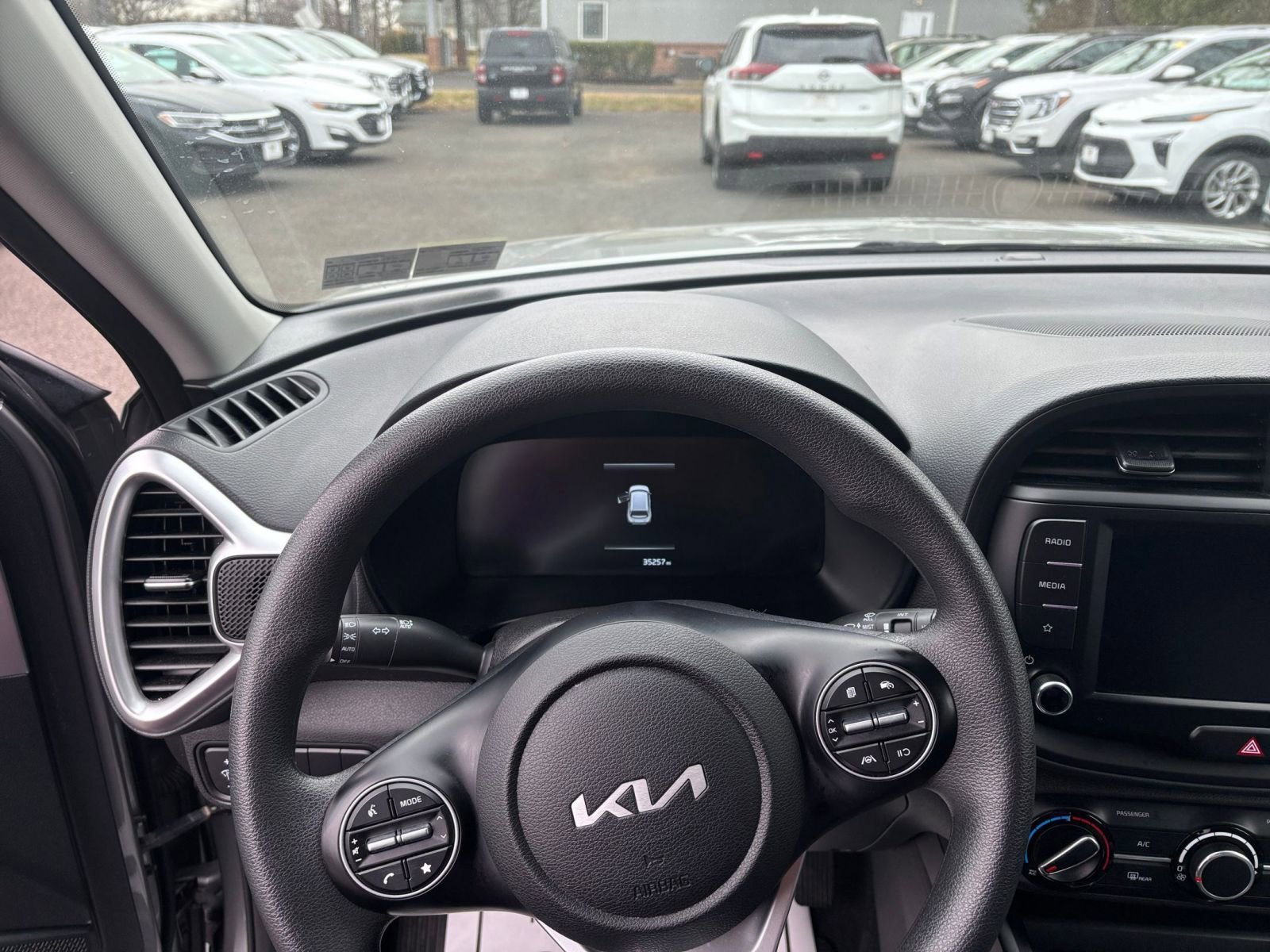2023 Kia Soul LX 34