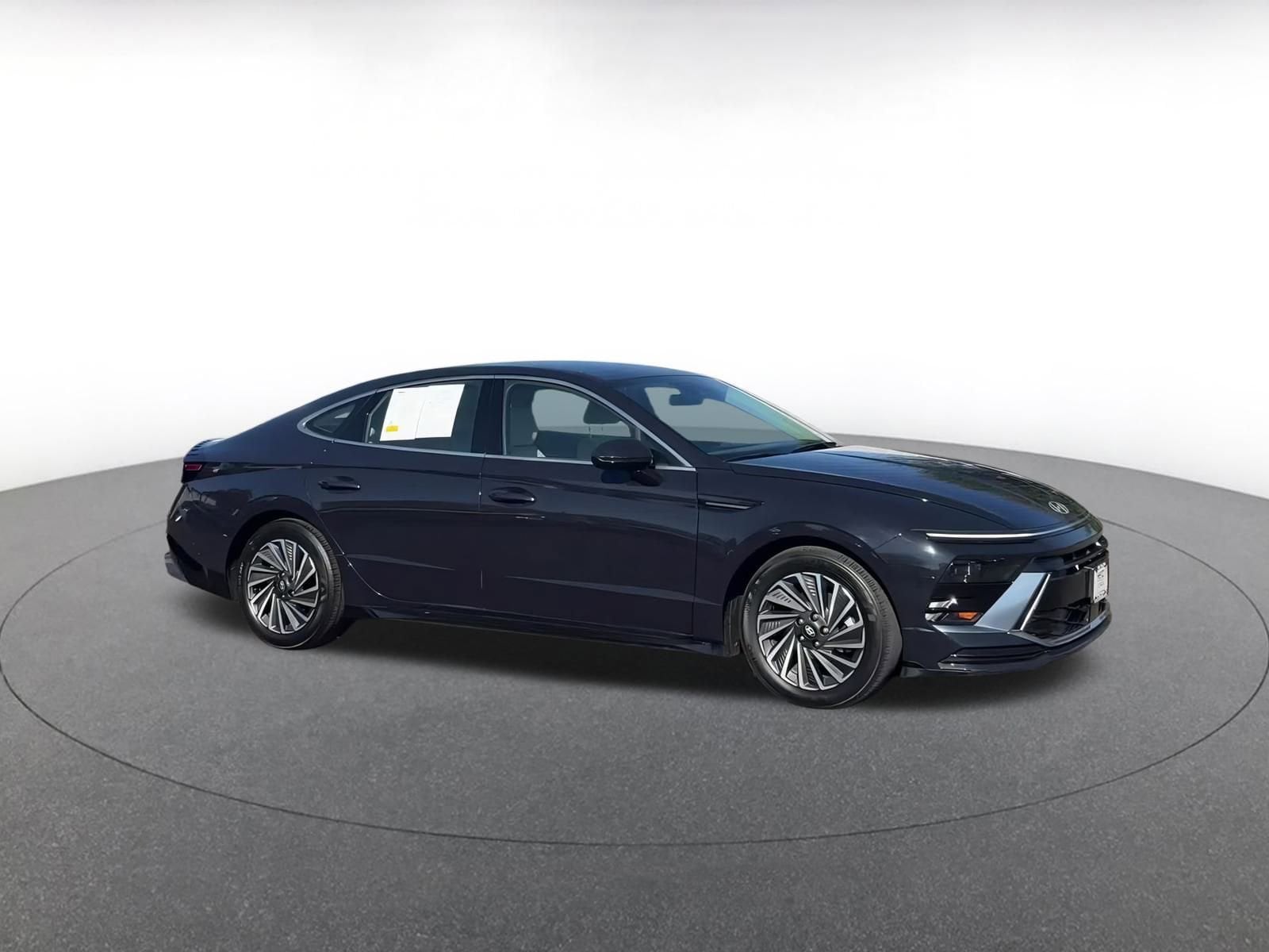 Thumbnail: 2024 Hyundai Sonata - 2