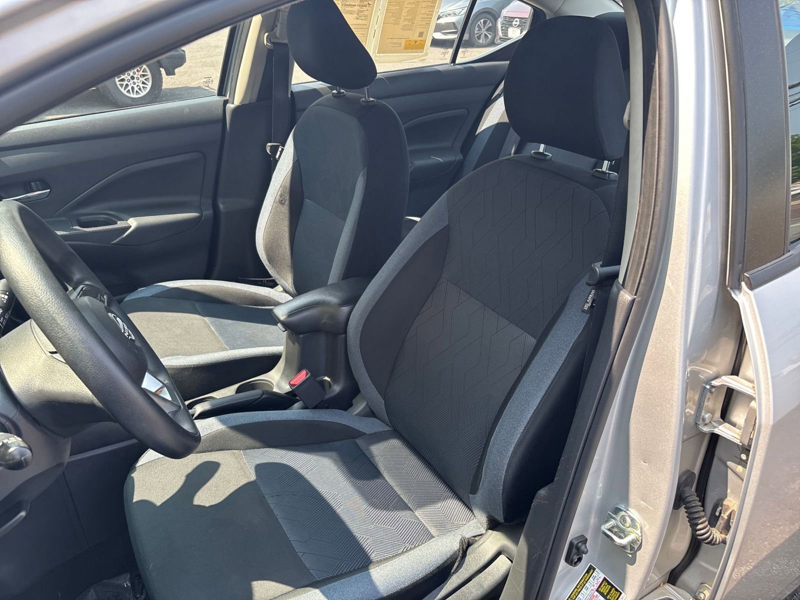 2023 Nissan Versa 1.6 SV 7
