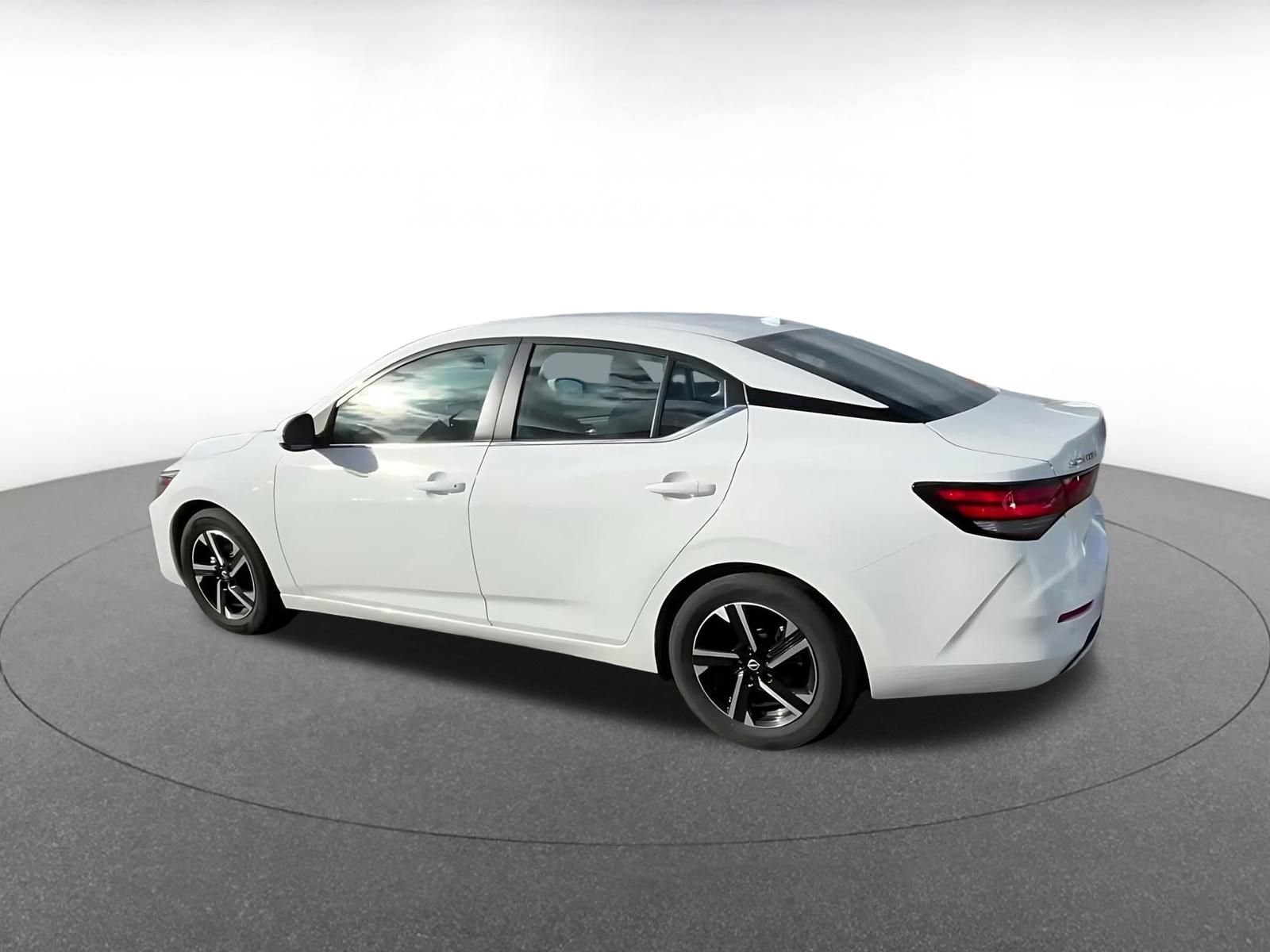 Thumbnail: 2025 Nissan Sentra - 10