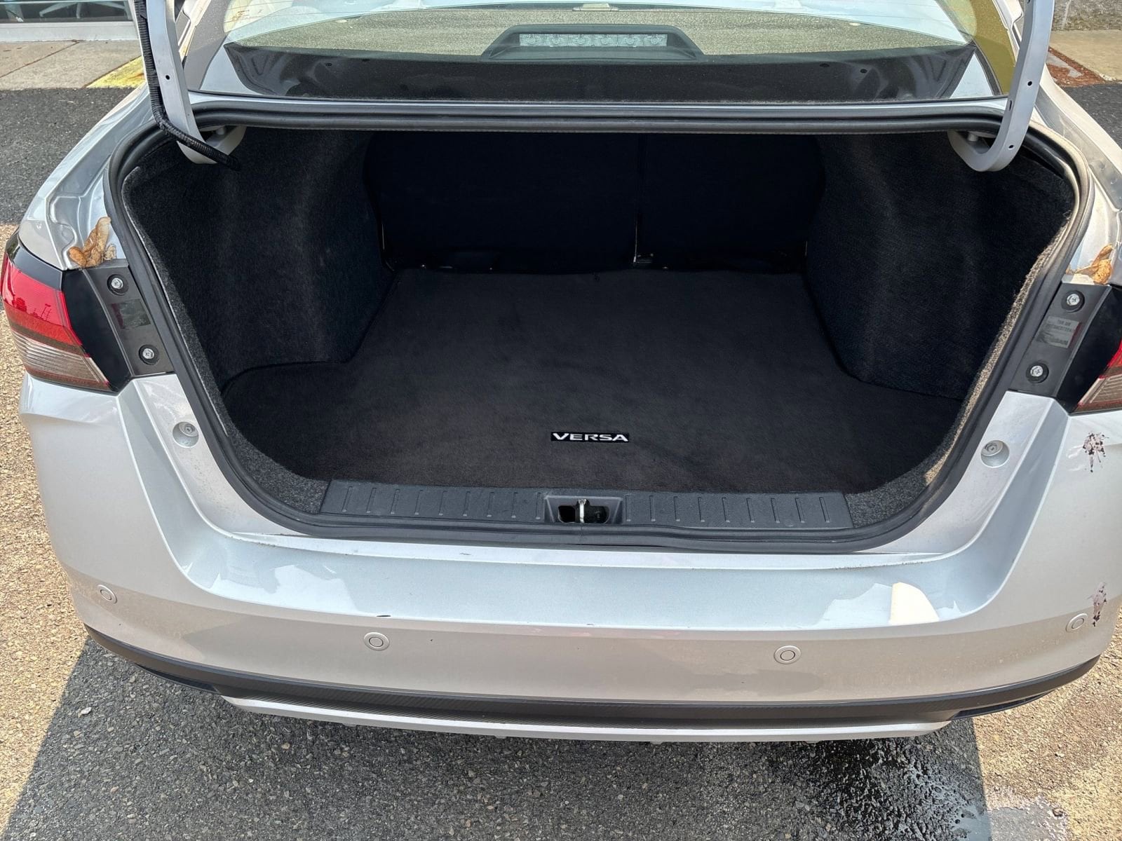 2023 Nissan Versa 1.6 SV 9