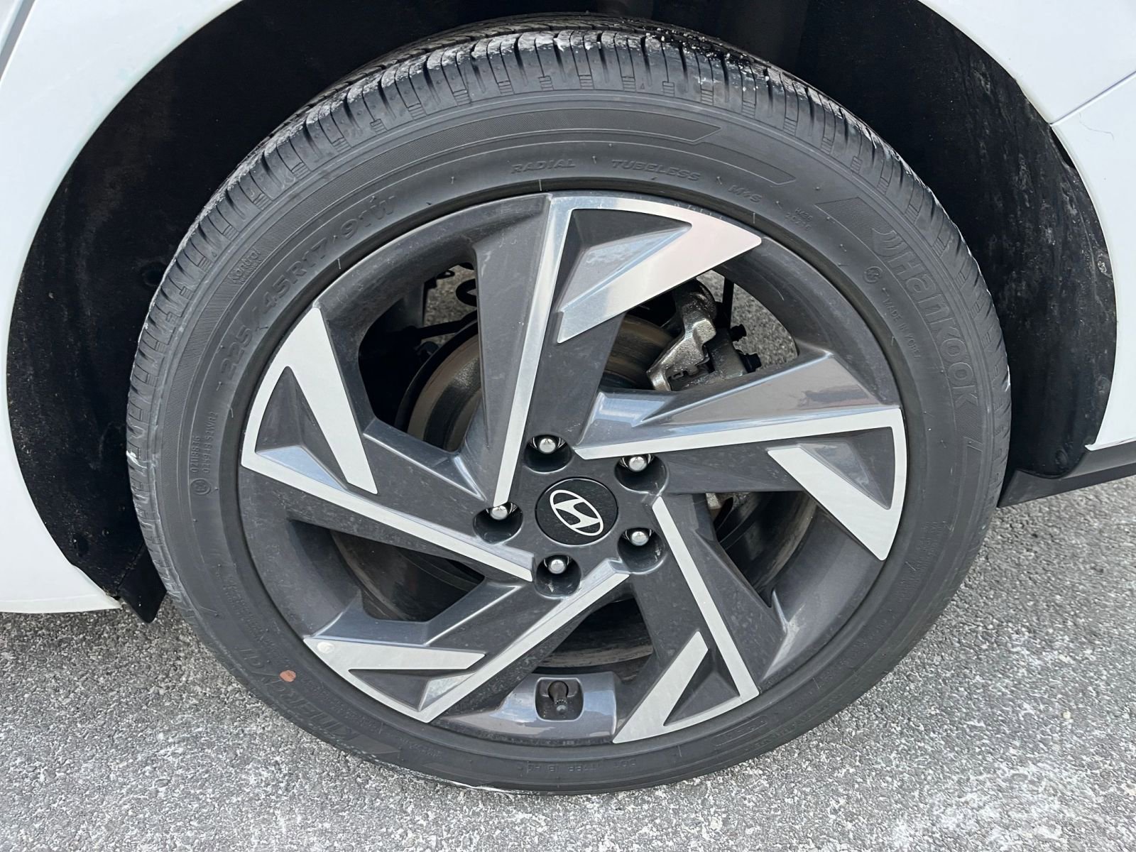 Thumbnail: 2025 Hyundai Elantra - 30