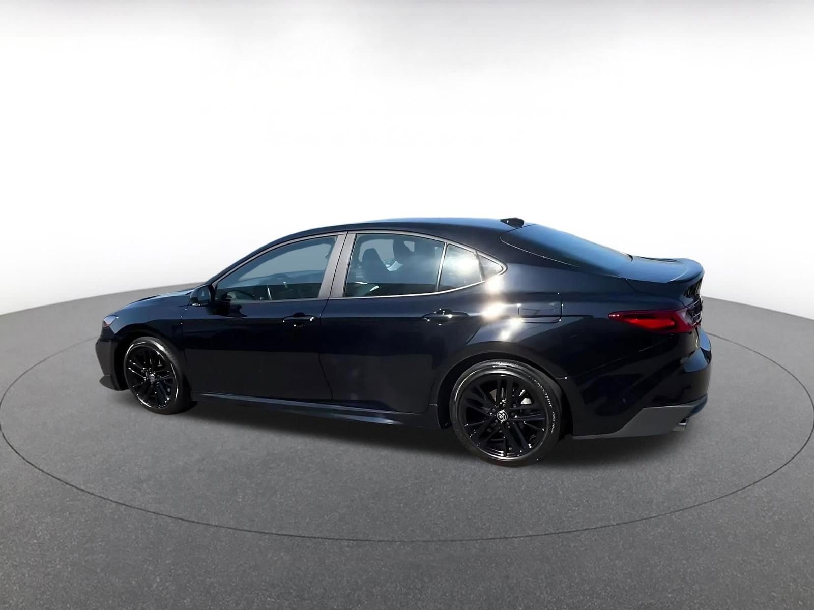 Thumbnail: 2025 Toyota Camry - 10