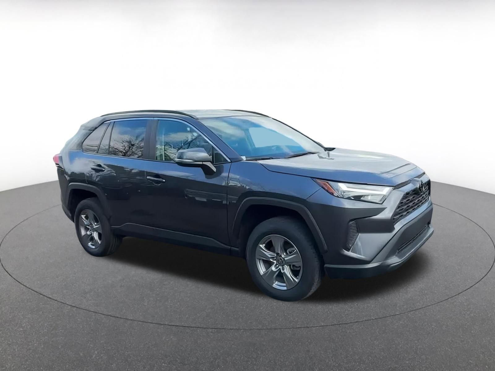 2024 Toyota RAV4 XLE 2