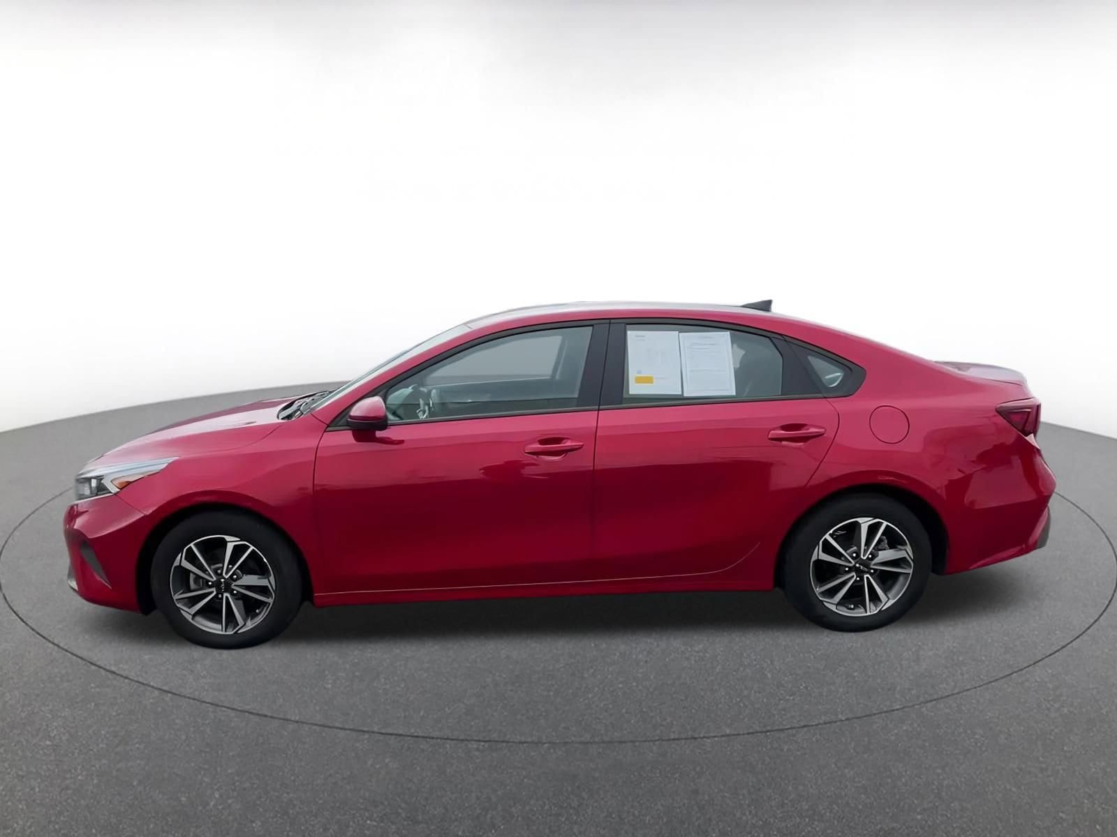 Thumbnail: 2023 Kia Forte - 8