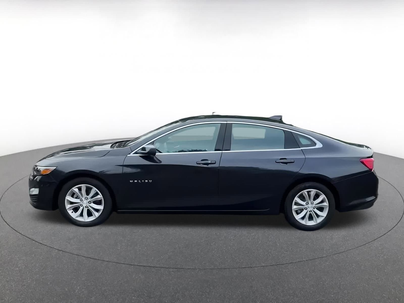Thumbnail: 2023 Chevrolet Malibu - 10