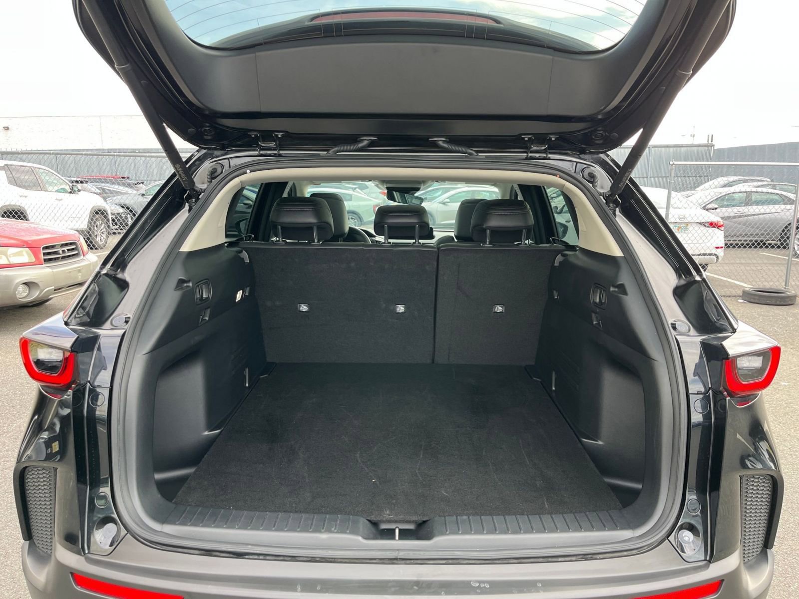 Thumbnail: 2025 Mazda CX-50 - 33