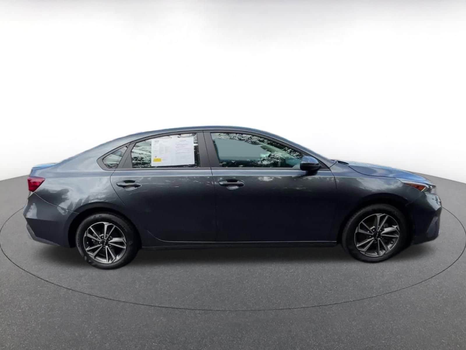 Thumbnail: 2024 Kia Forte - 16