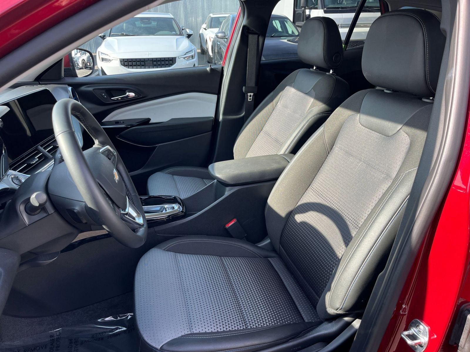 Thumbnail: 2025 Chevrolet Trax - 35