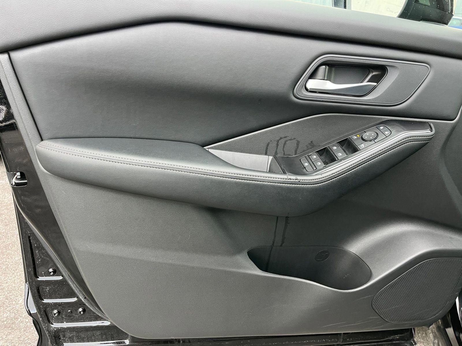 Thumbnail: 2025 Nissan Rogue - 18