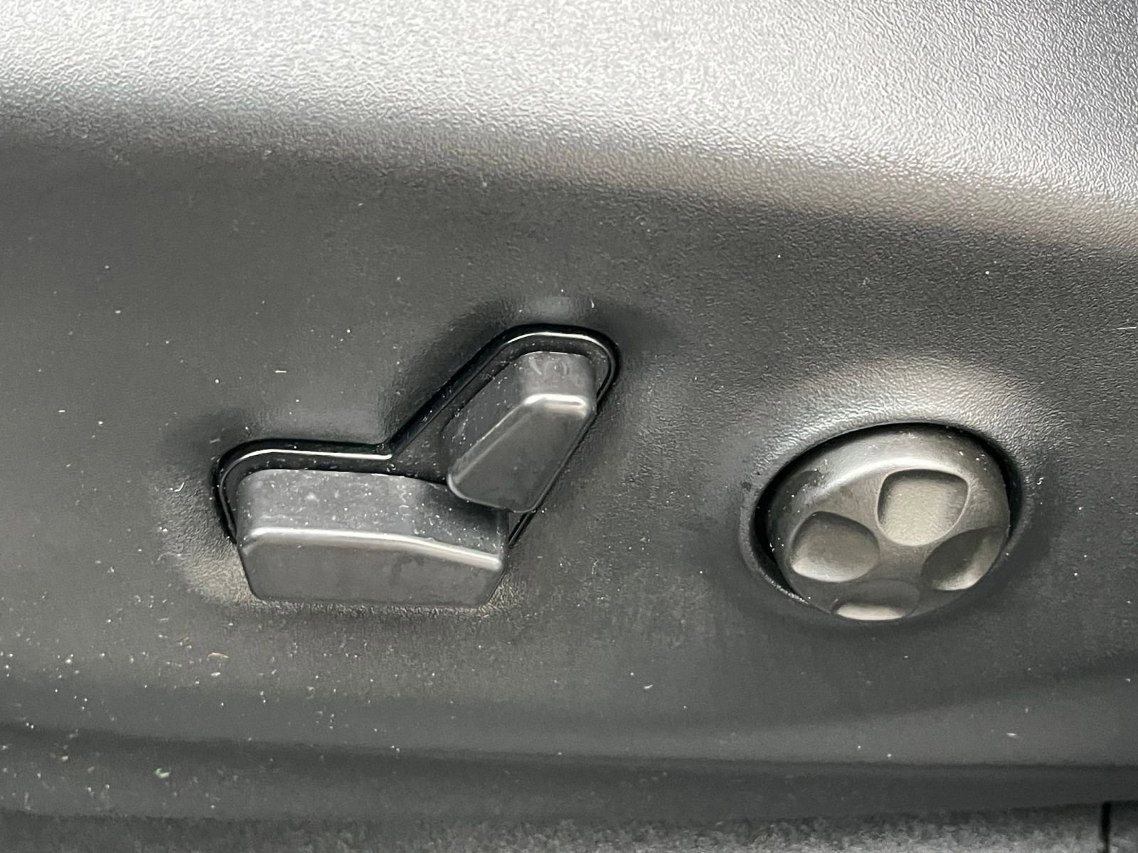 Thumbnail: 2025 Chrysler Pacifica - 22