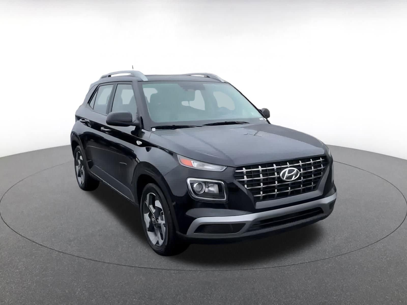 Thumbnail: 2025 Hyundai Venue - 3