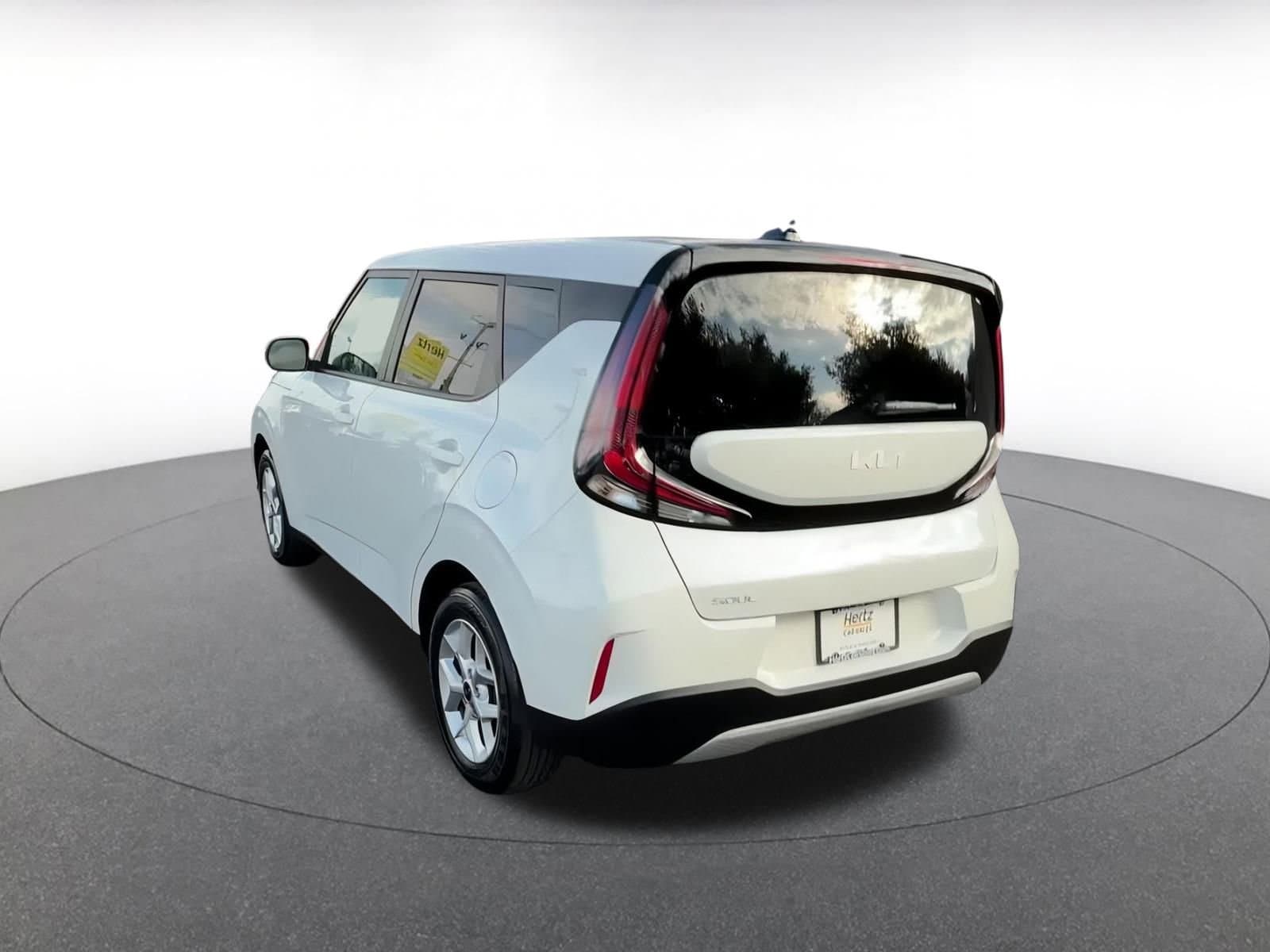 2024 Kia Soul LX 13