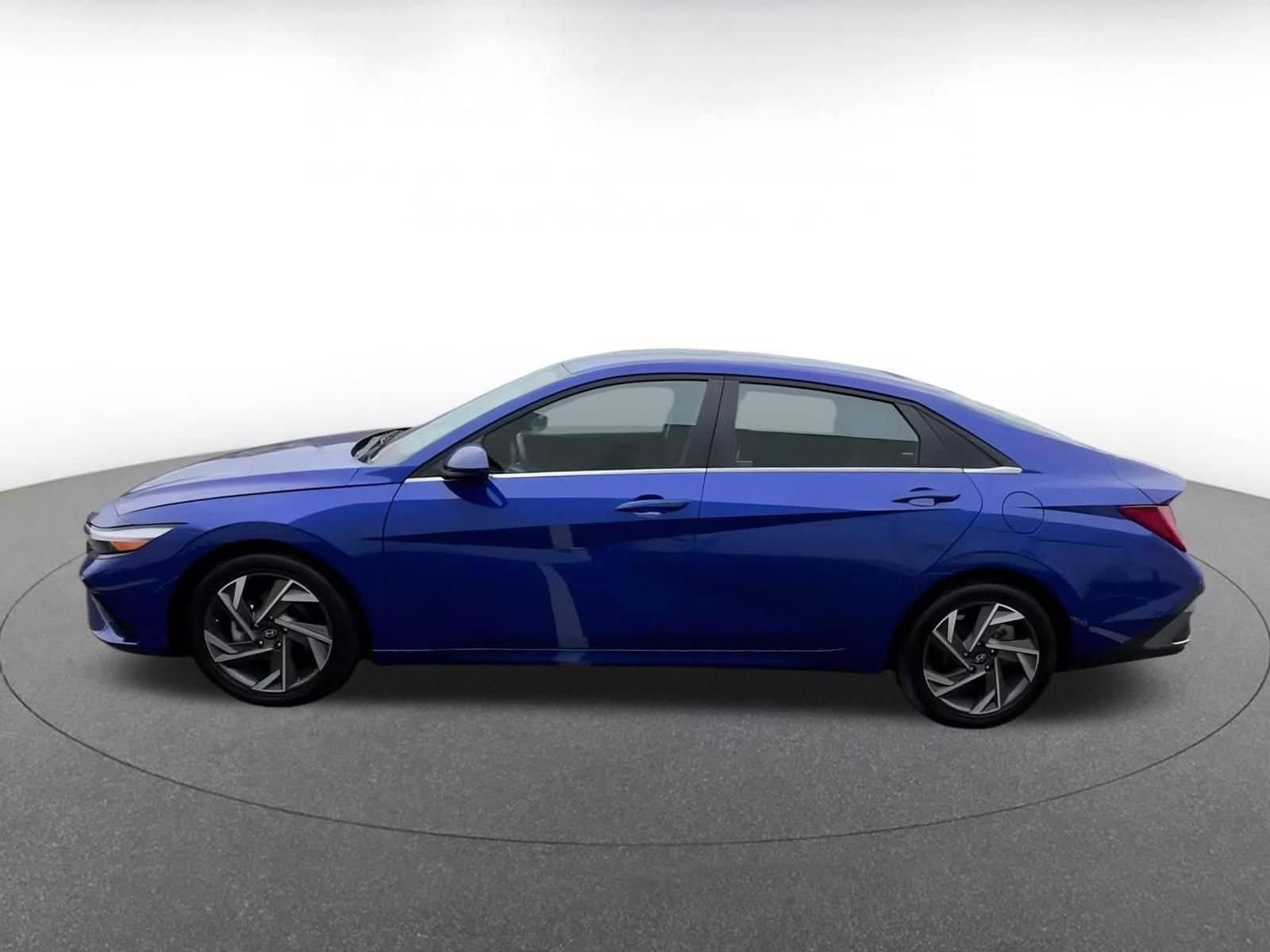 Thumbnail: 2025 Hyundai Elantra - 9