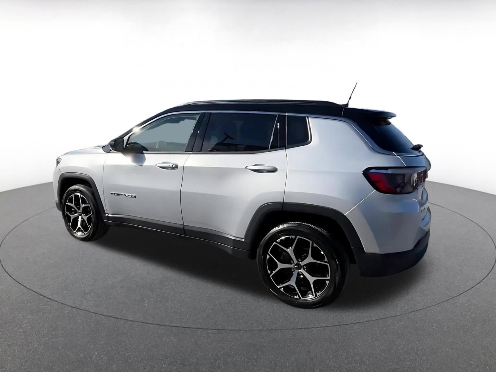 Thumbnail: 2025 Jeep Compass - 10