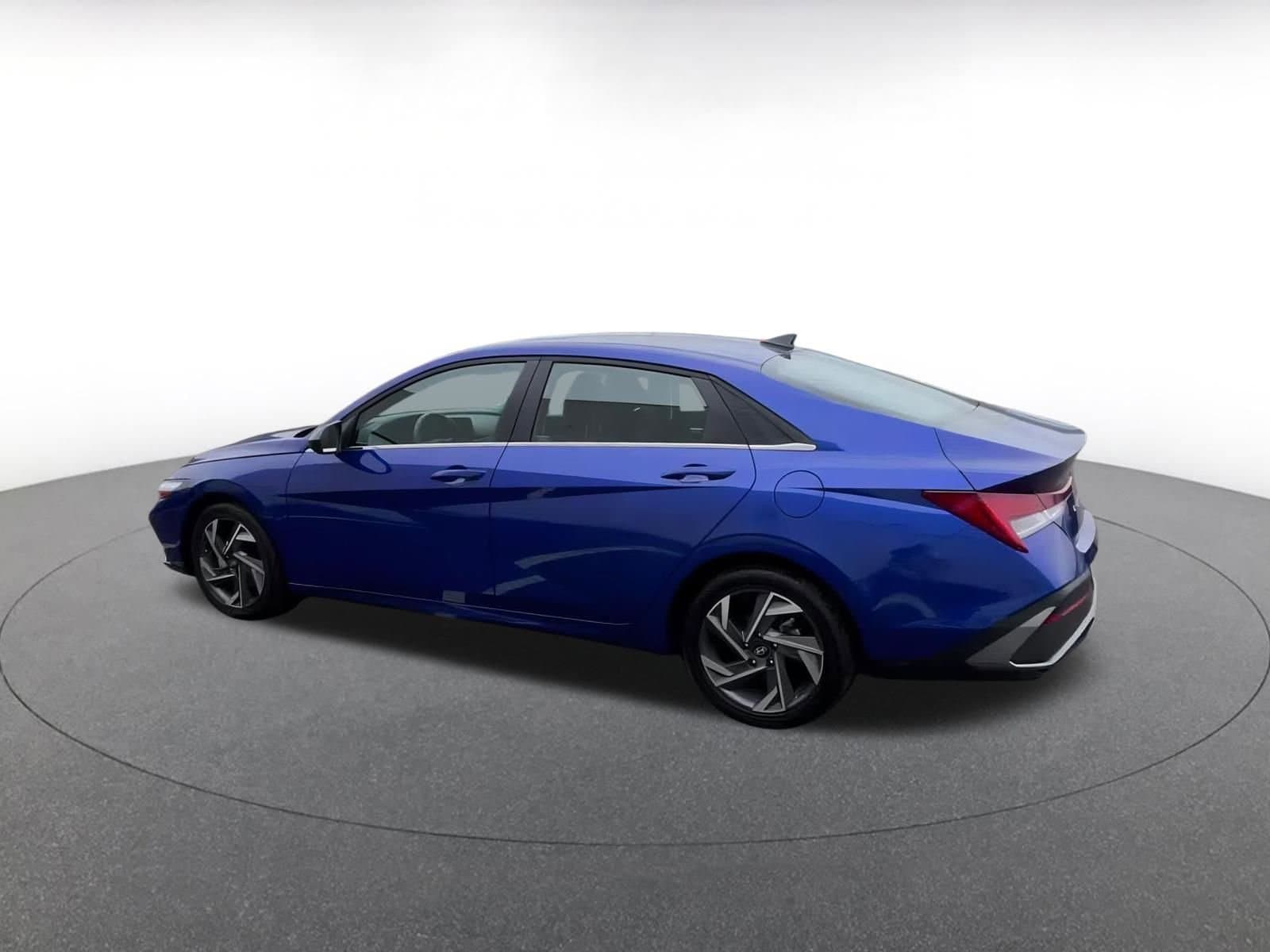 Thumbnail: 2025 Hyundai Elantra - 10