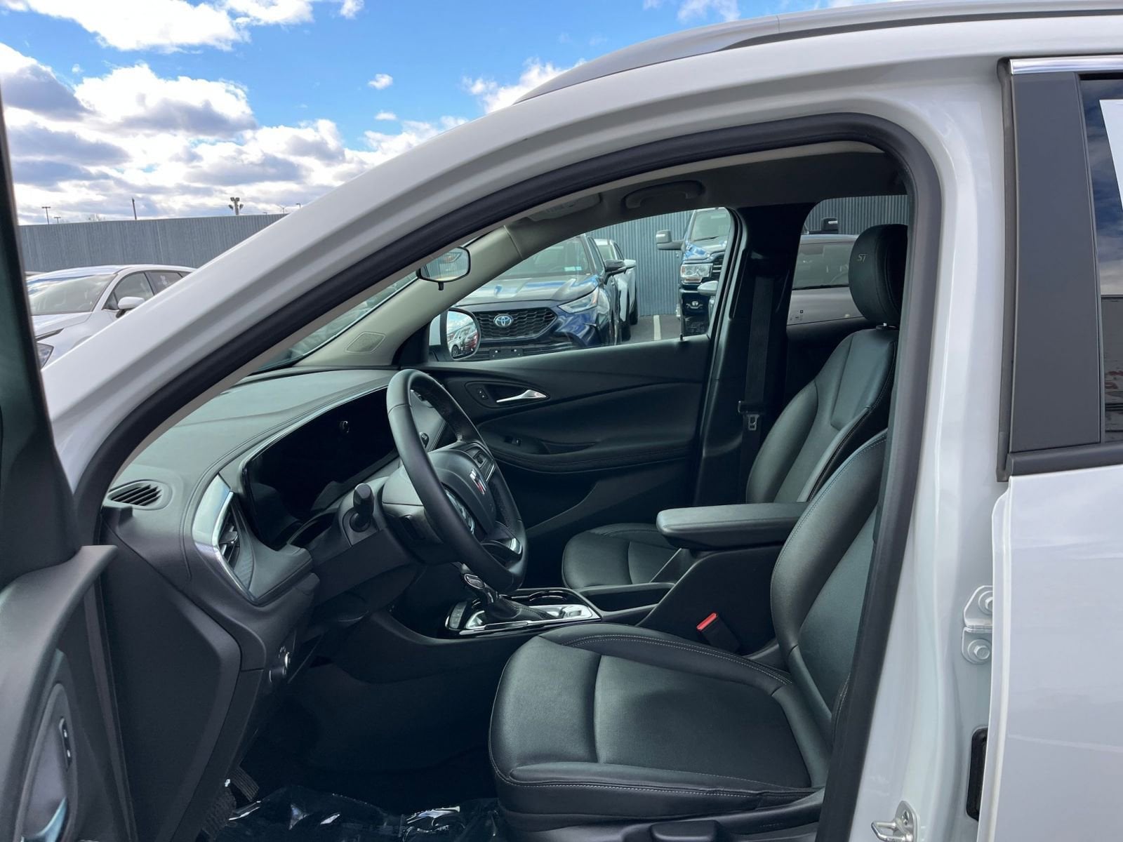 2024 Buick Encore GX Sport Touring 25