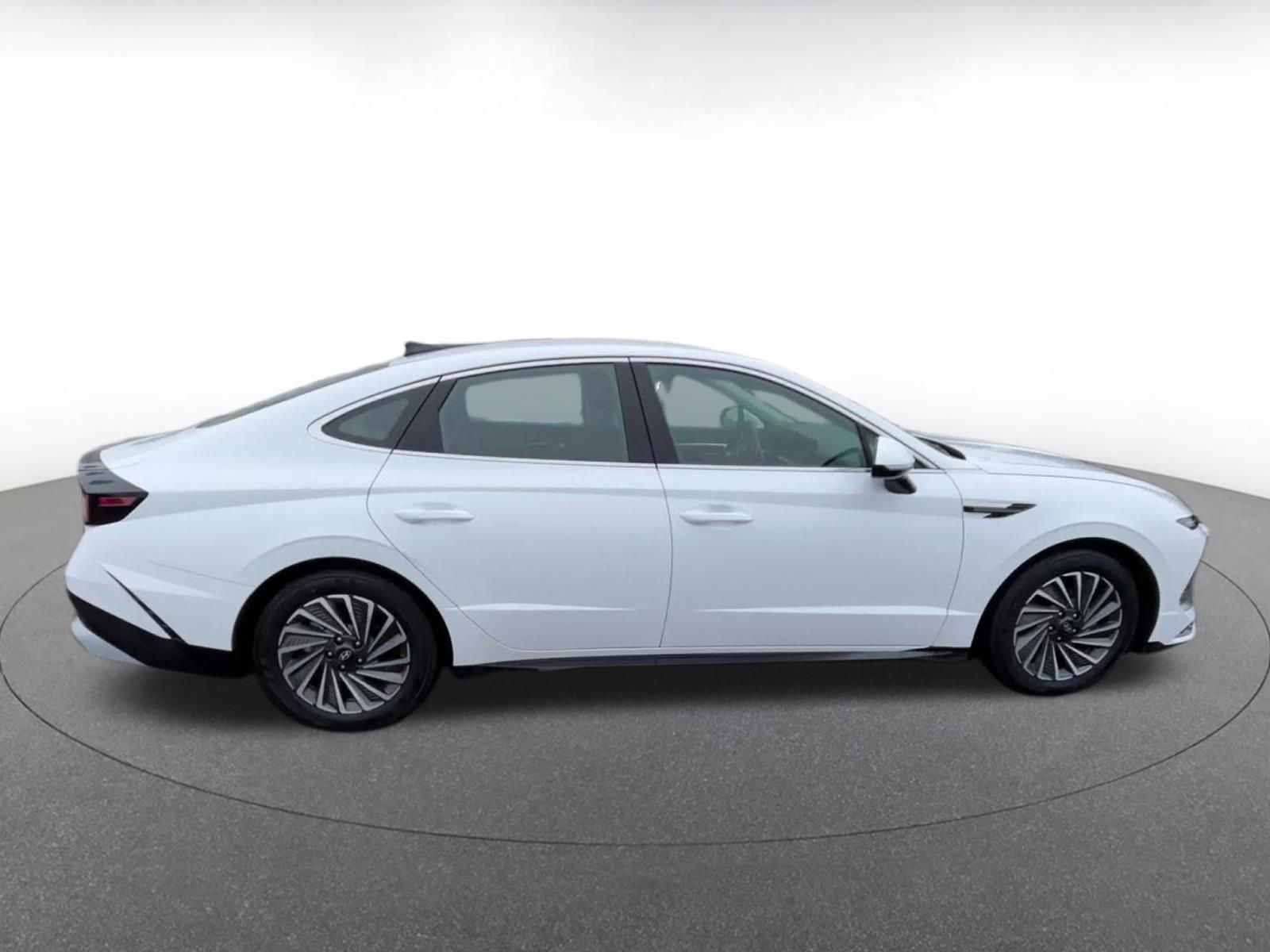 Thumbnail: 2025 Hyundai Sonata - 16