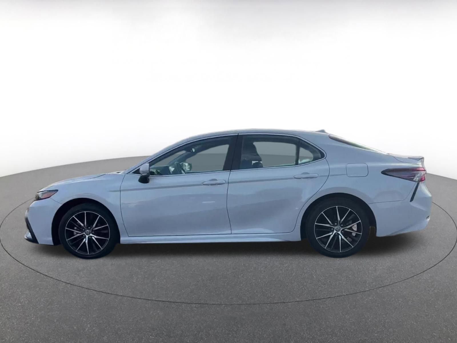 Thumbnail: 2024 Toyota Camry - 9