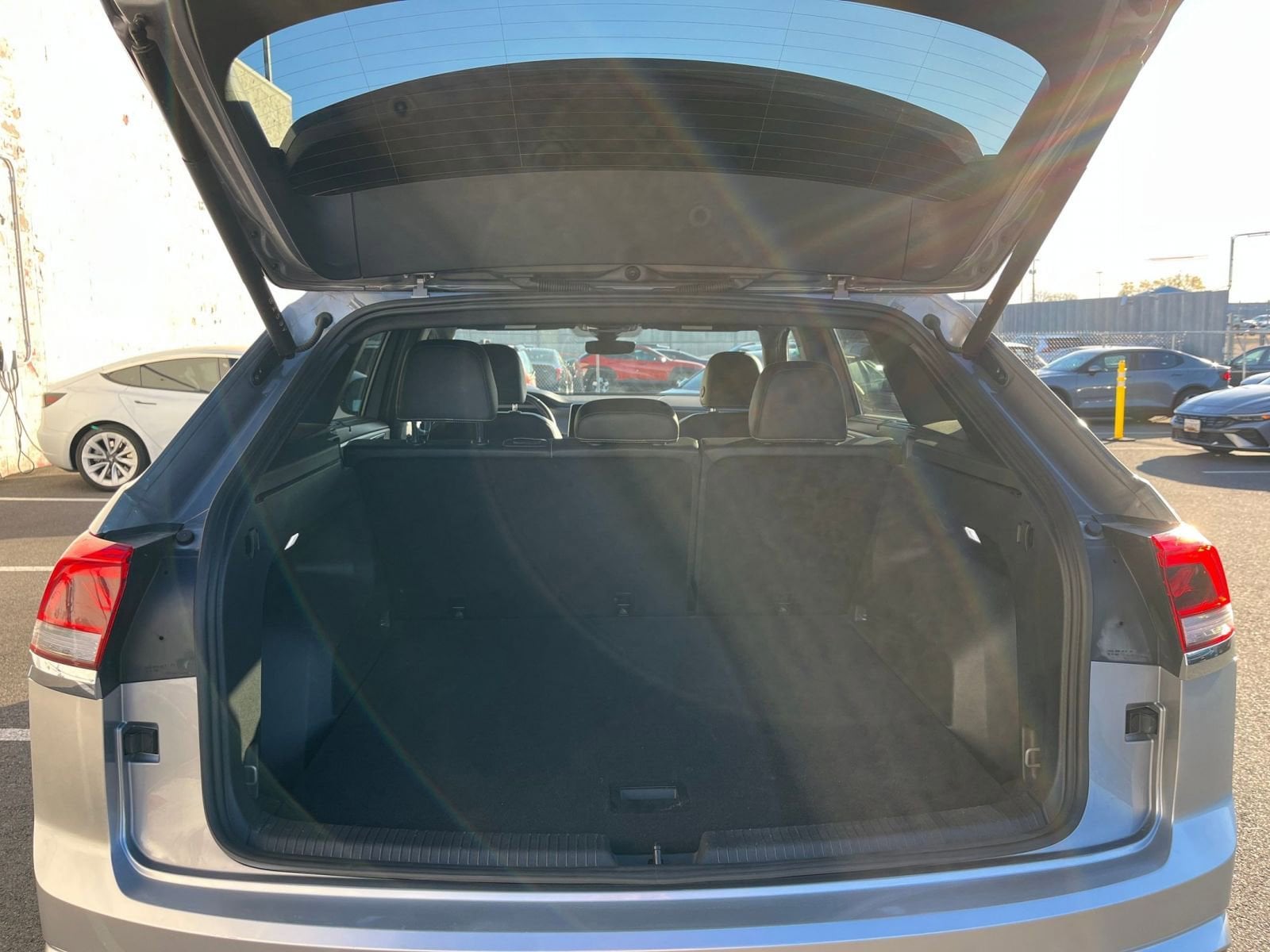 Thumbnail: 2025 Volkswagen Atlas - 32