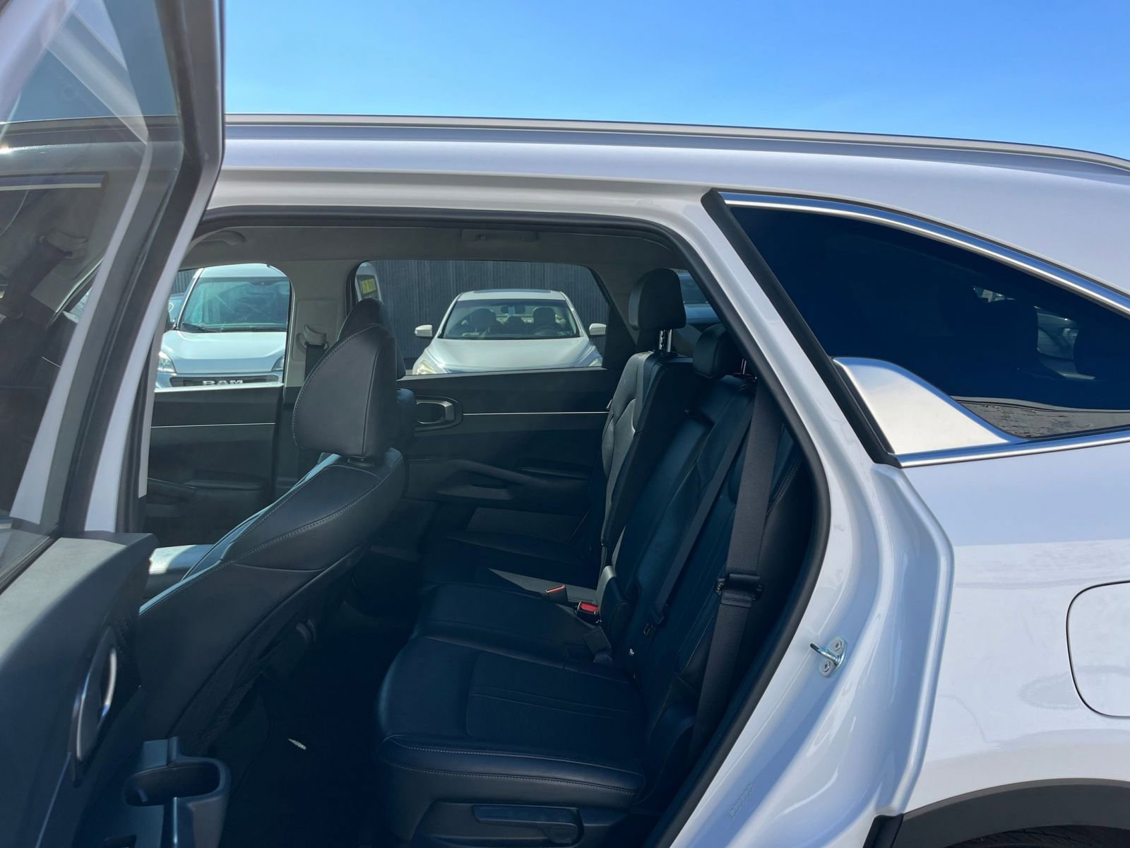 Thumbnail: 2024 Kia Sorento - 25