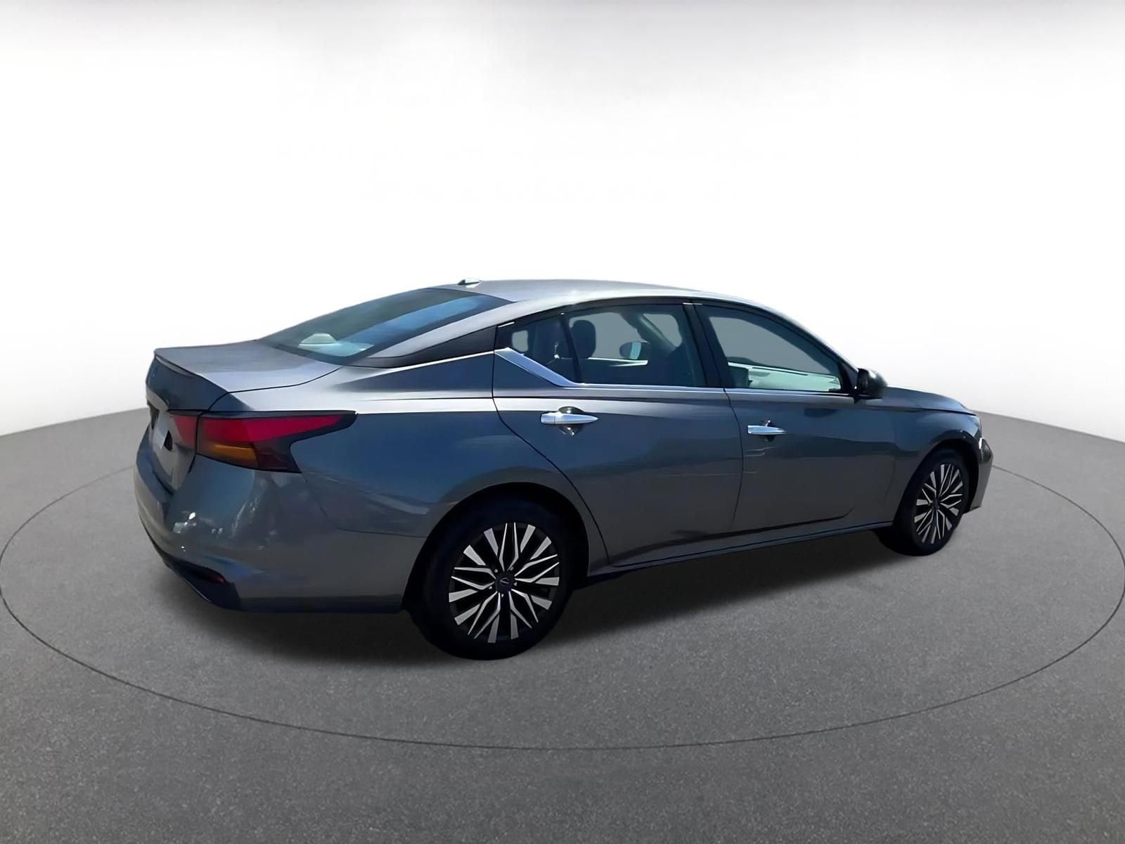 Thumbnail: 2025 Nissan Altima - 15