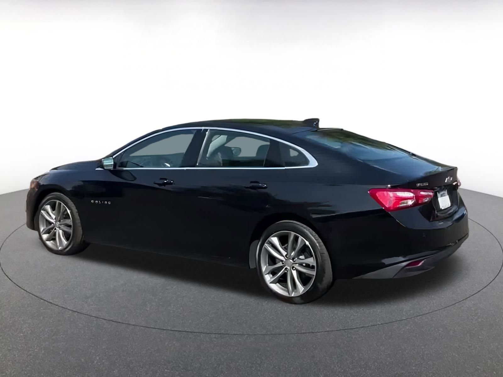 Thumbnail: 2024 Chevrolet Malibu - 10