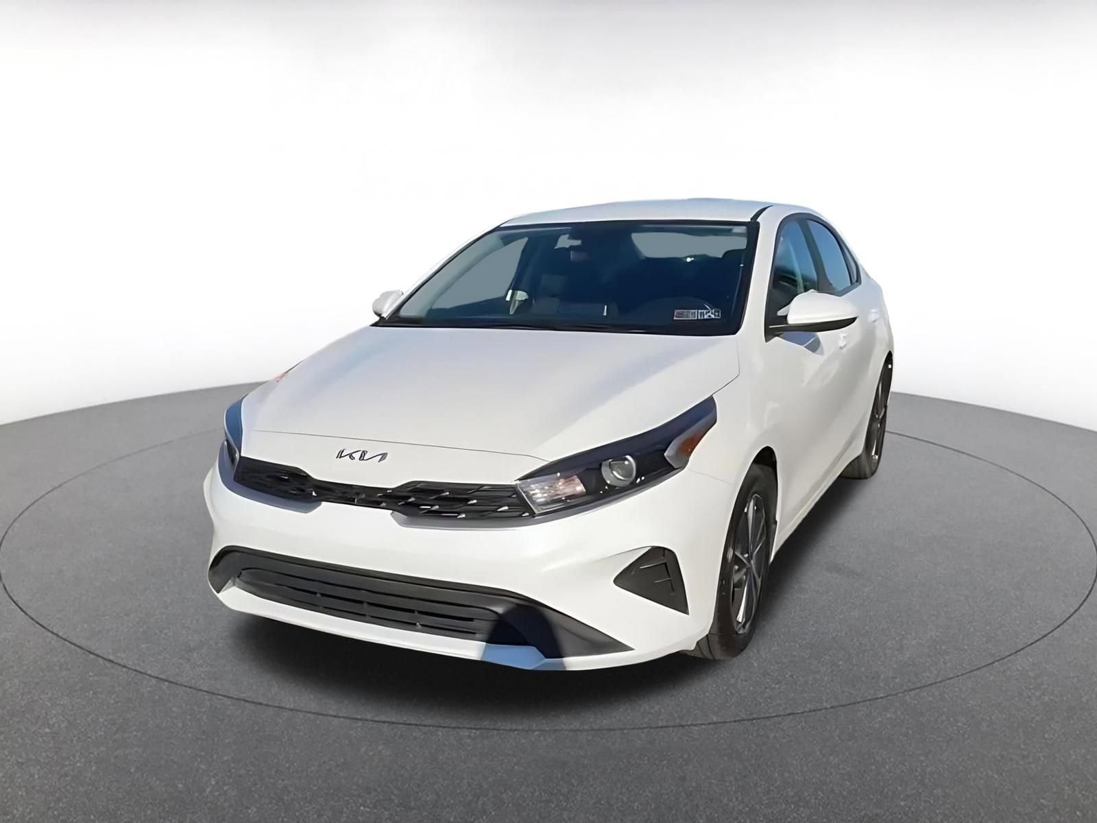 Thumbnail: 2024 Kia Forte - 7