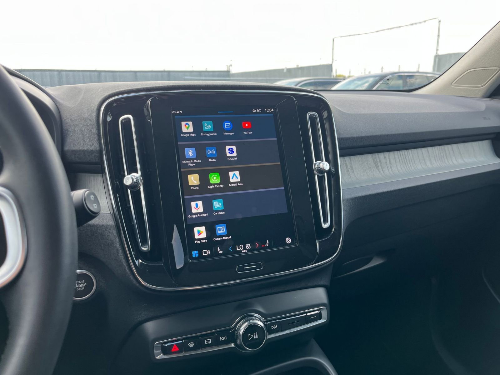Thumbnail: 2024 Volvo XC40 - 21
