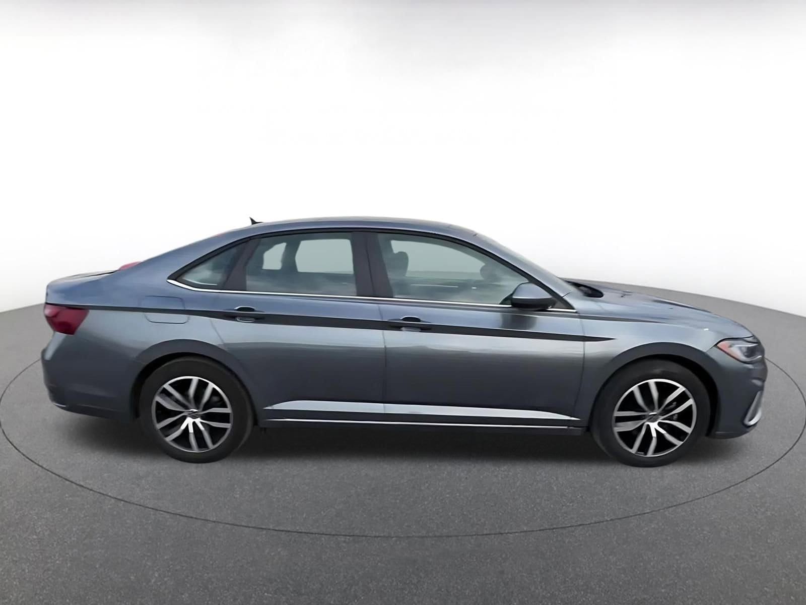 Thumbnail: 2025 Volkswagen Jetta - 16