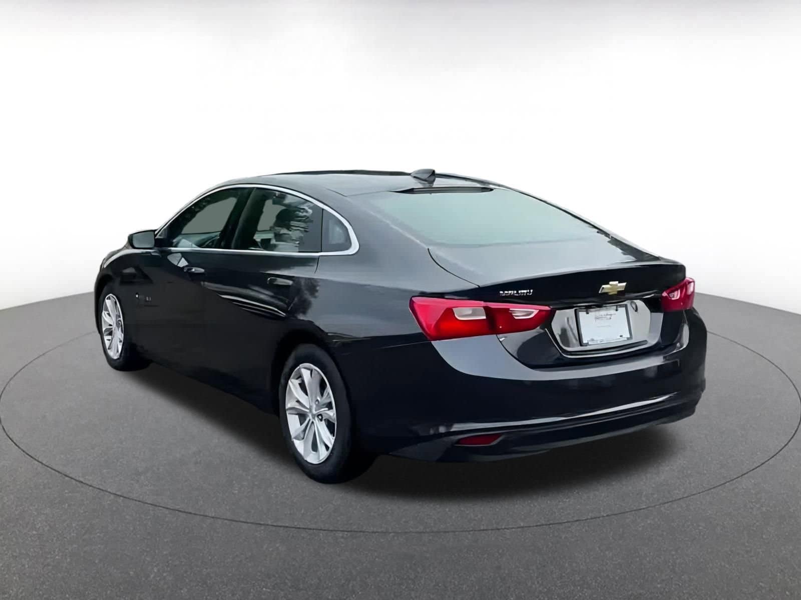 Thumbnail: 2023 Chevrolet Malibu - 12
