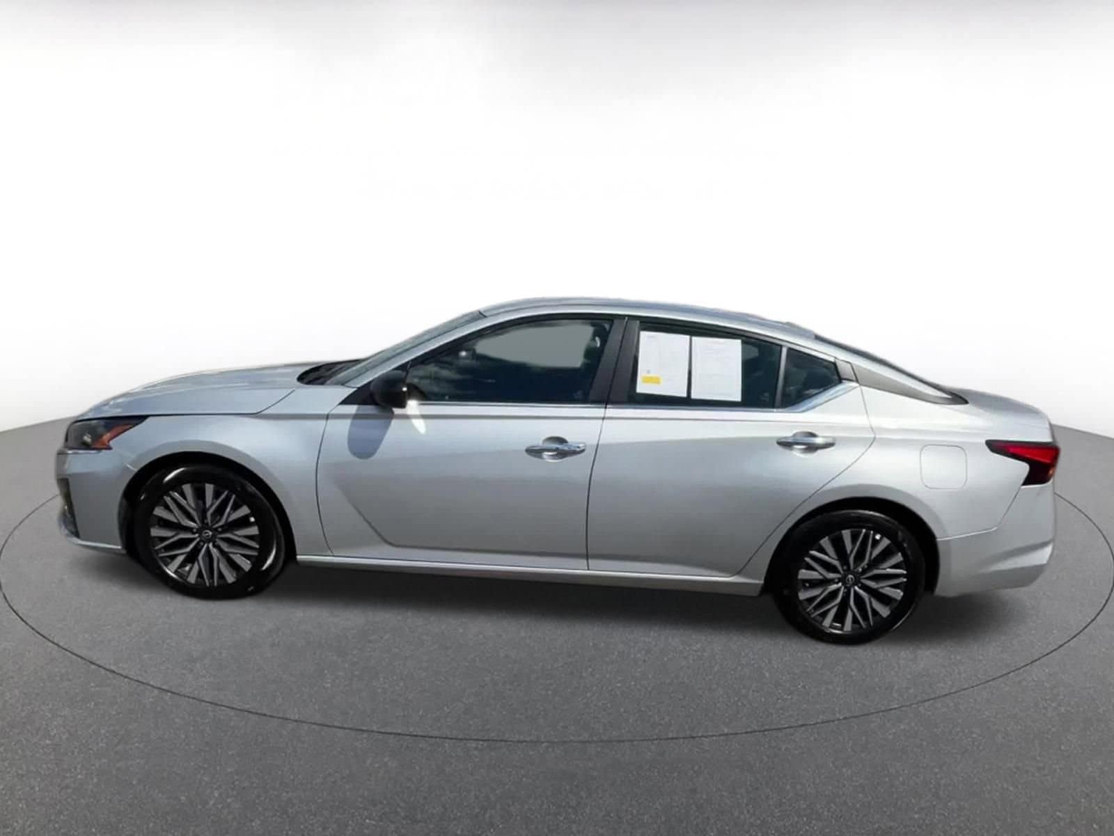 Thumbnail: 2024 Nissan Altima - 9