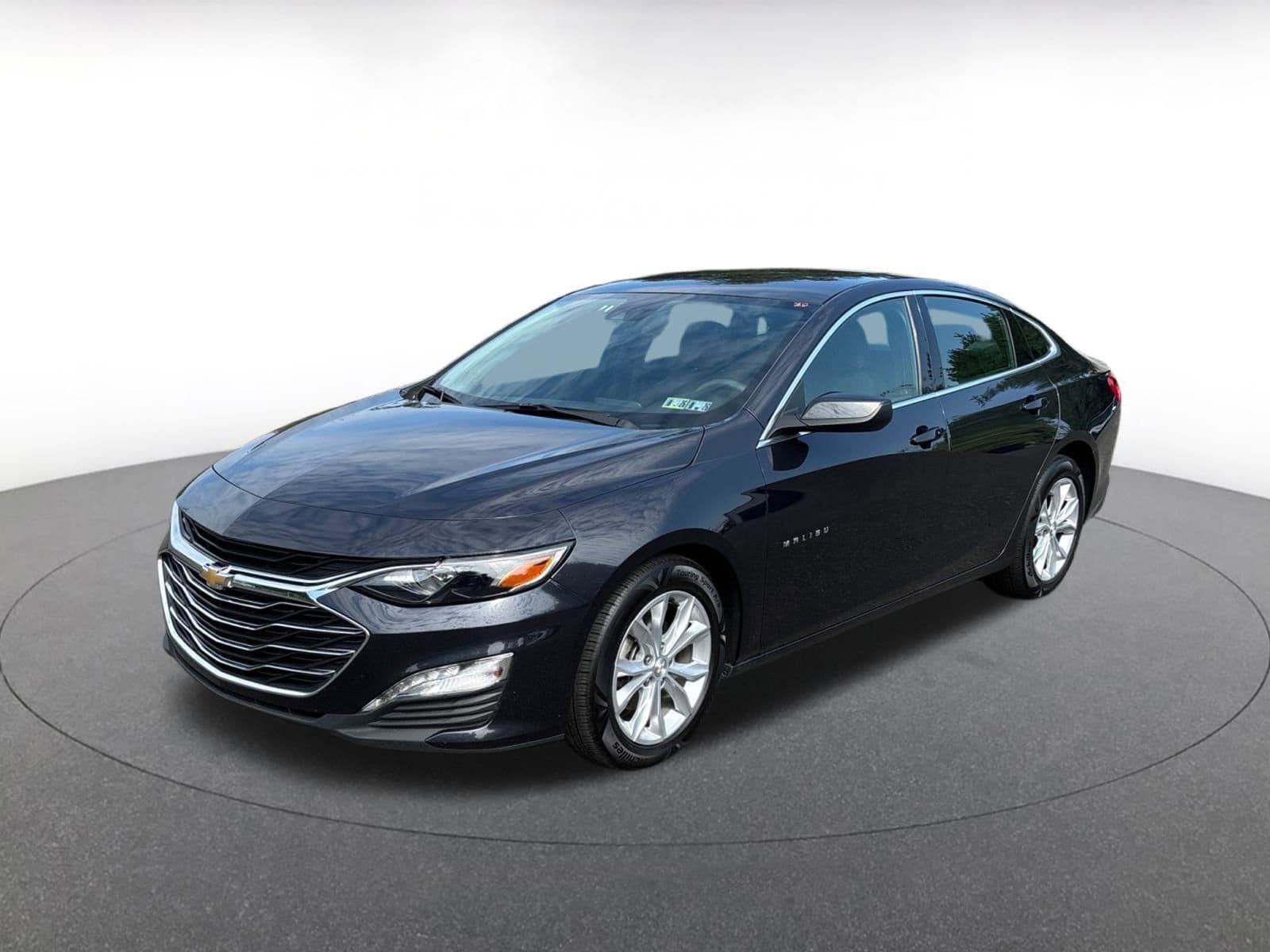 Thumbnail: 2023 Chevrolet Malibu - 3