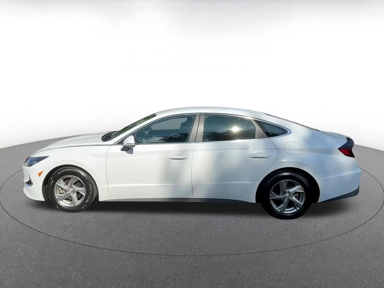 2023 Hyundai Sonata SE 8
