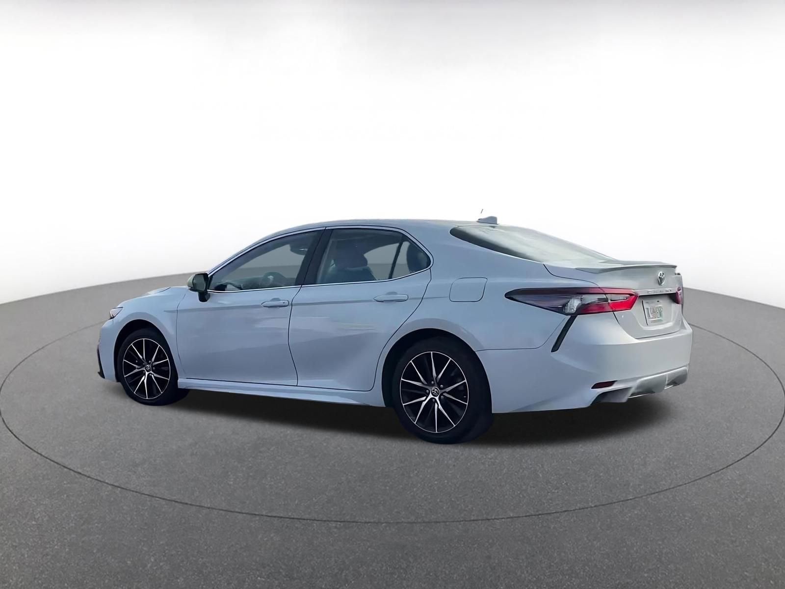 Thumbnail: 2024 Toyota Camry - 10