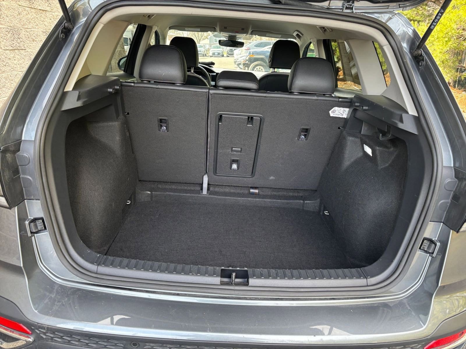 Thumbnail: 2025 Volkswagen Taos - 32