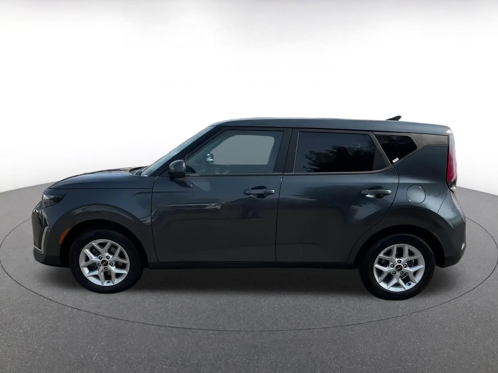 2024 Kia Soul LX 8