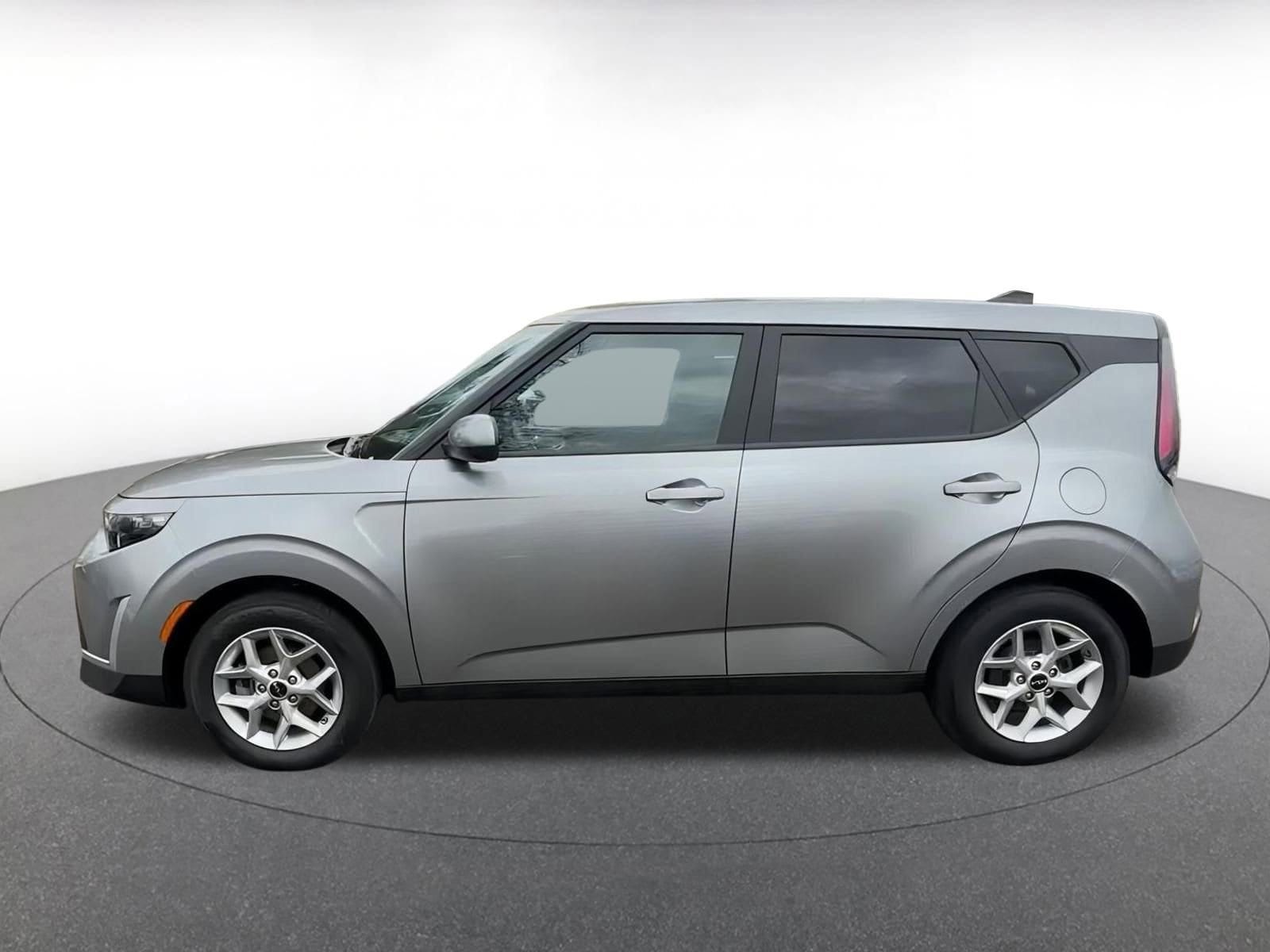 2024 Kia Soul LX 8