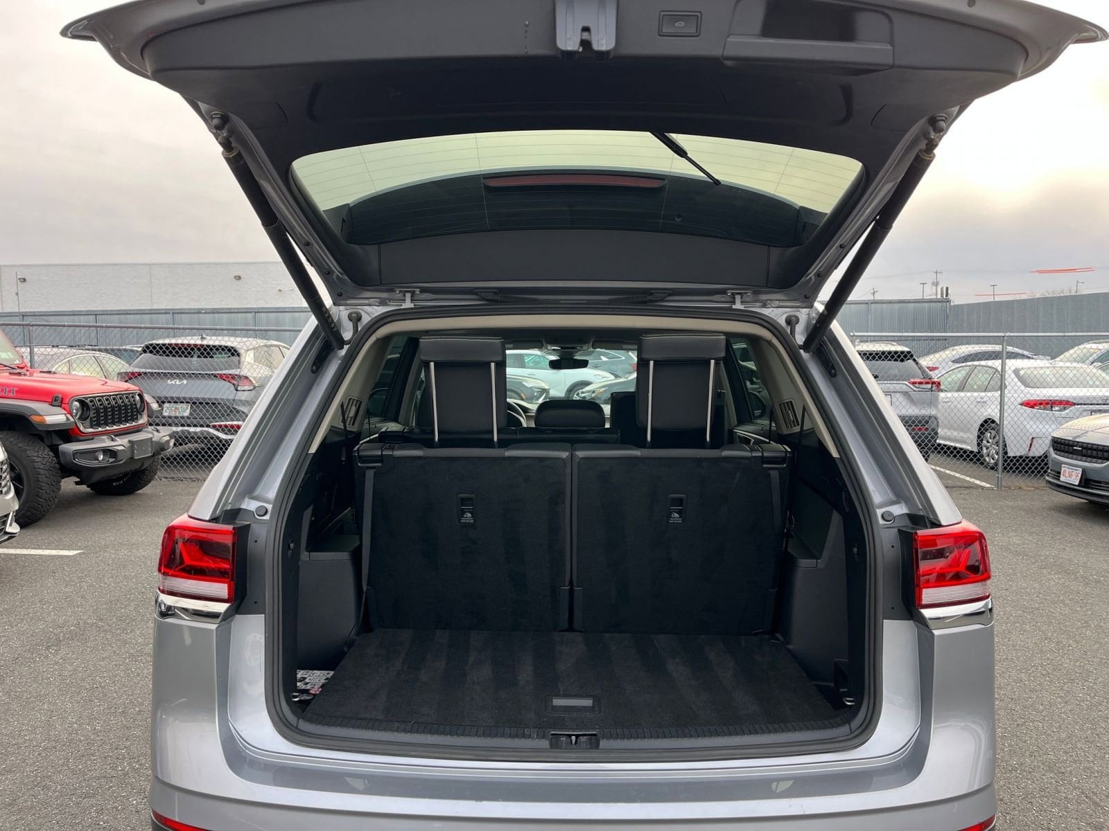 Thumbnail: 2025 Volkswagen Atlas - 31