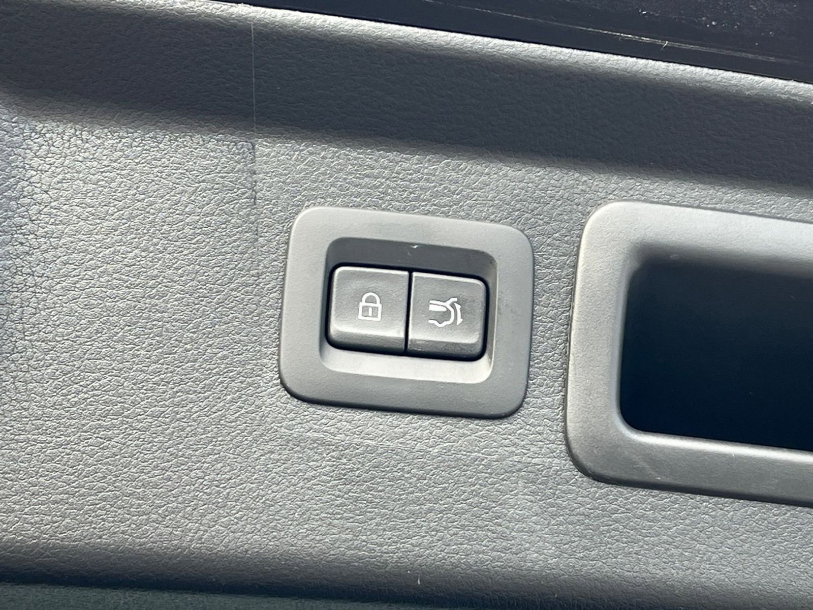 Thumbnail: 2025 Mazda CX-50 - 23